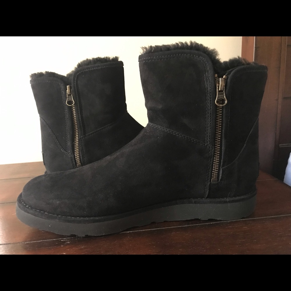 Women’s UGG boots *** NEW***